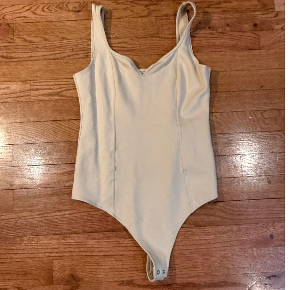 Abercrombie & Fitch Soft A&F V Neck Bodysuit Beige Size M